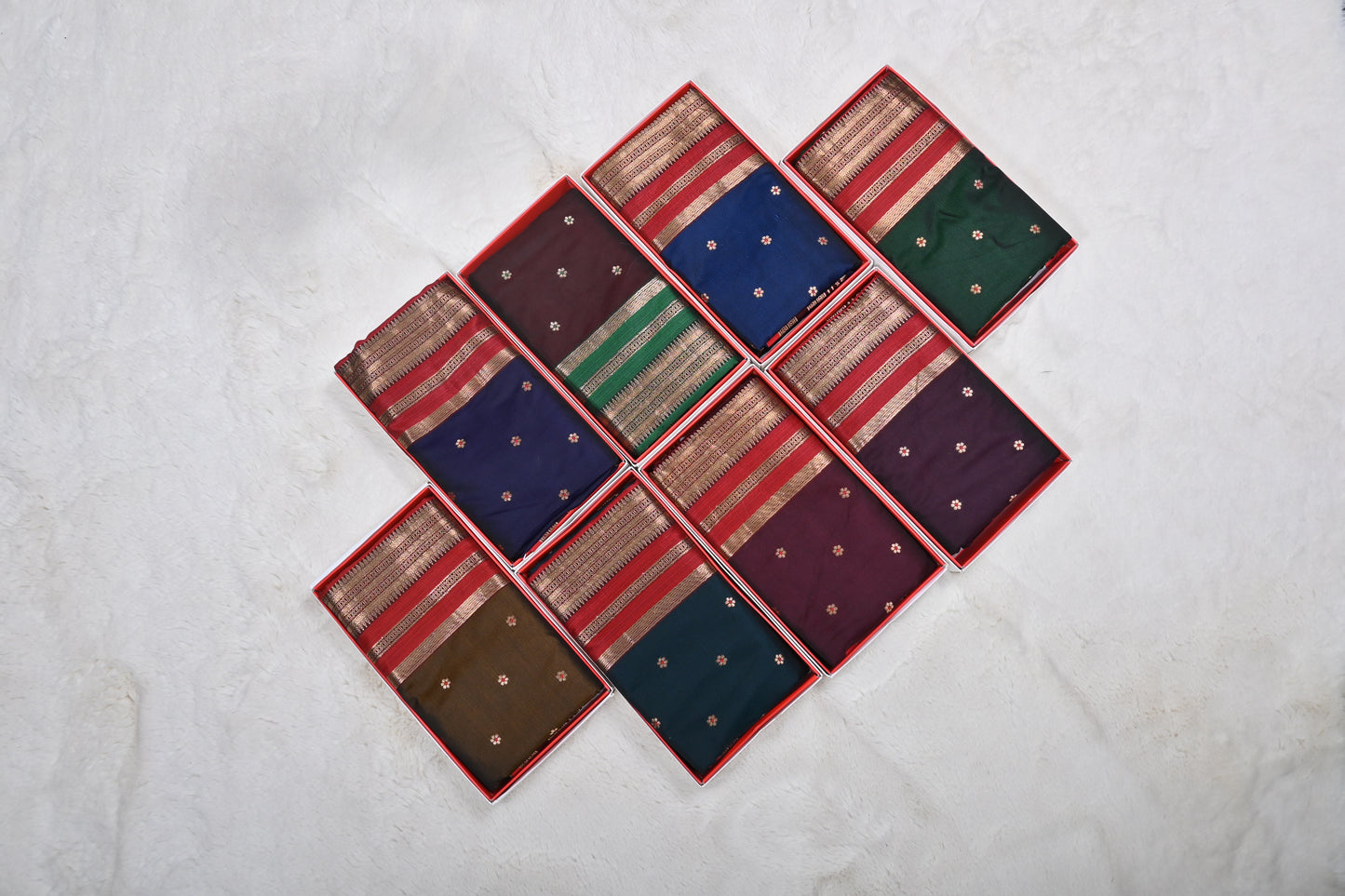 Narayan Peth Kathpadar Saree in Velvet Silk with Zari Work | Contrast Blouse For Tradition & Festival Wear