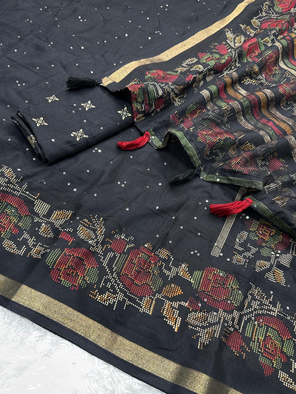 Designer Daftari Kashmiri Style Mul Cotton Saree with Thread Work Sequins & Zari Jacquard Border