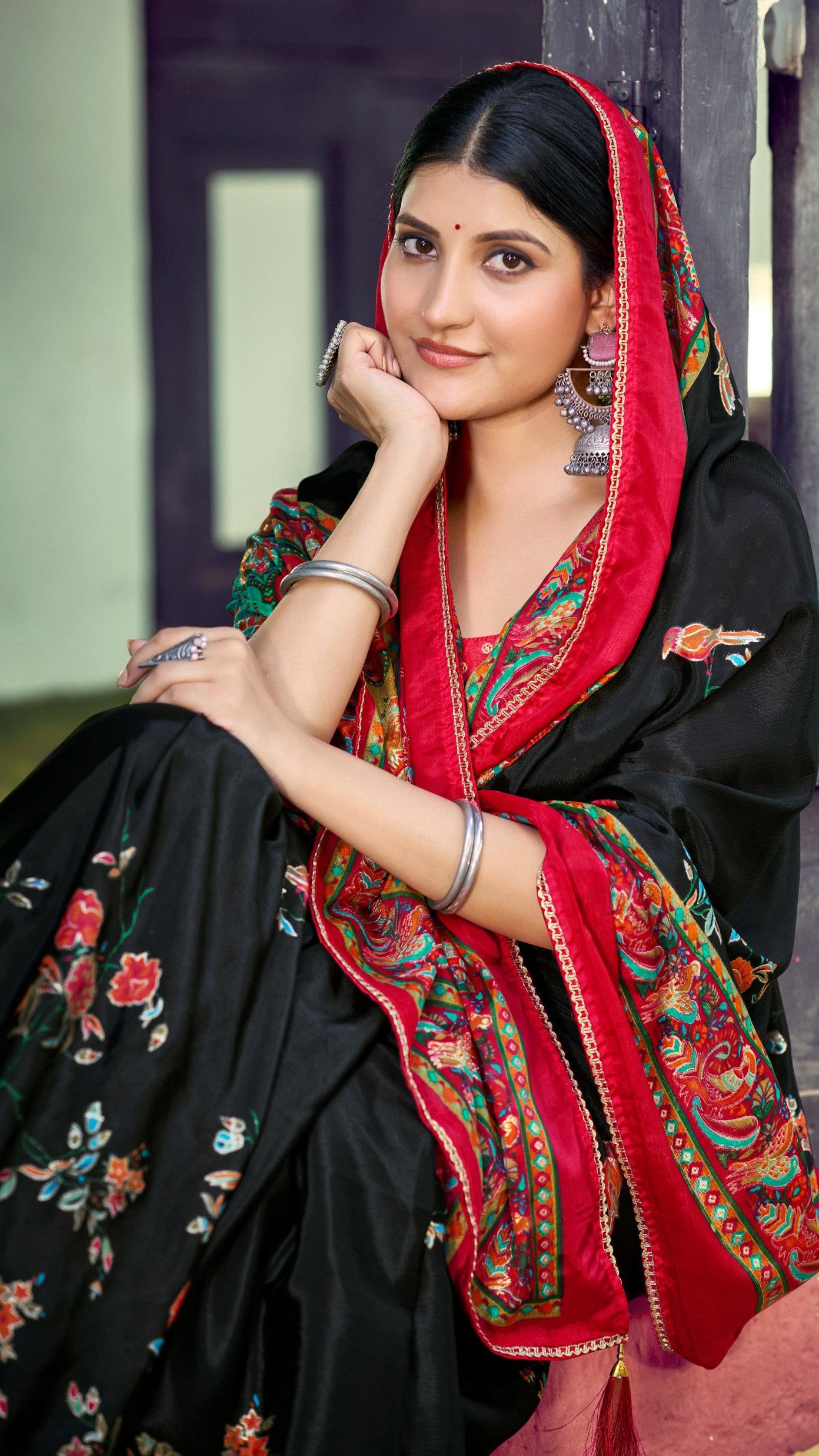 Black Synthetic Silk Saree with Traditional Printed Border